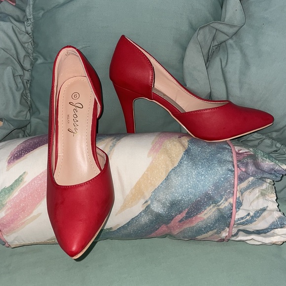 Heels - Picture 5 of 5